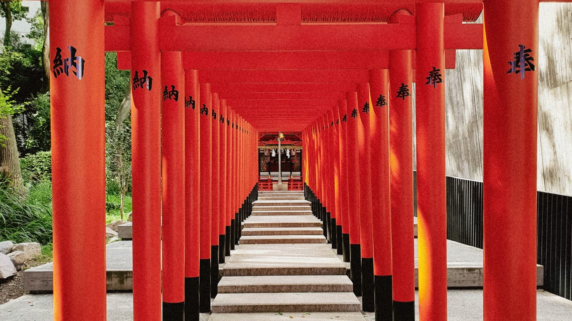 Tori gate kobe