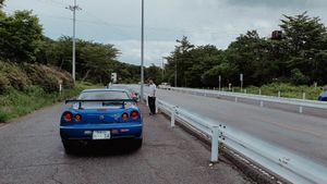 Initial D spot with R34