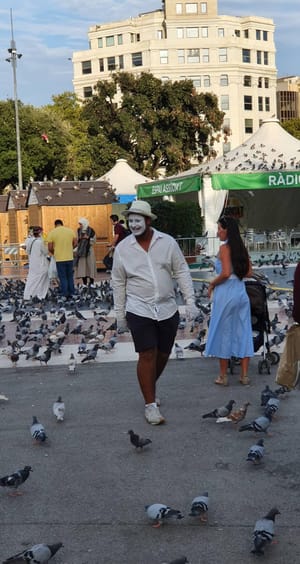 Mime in Plaça Catalunya